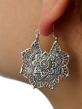 Wjczt 2024 New Vintage Hollow Alloy Flower Earring Accessories